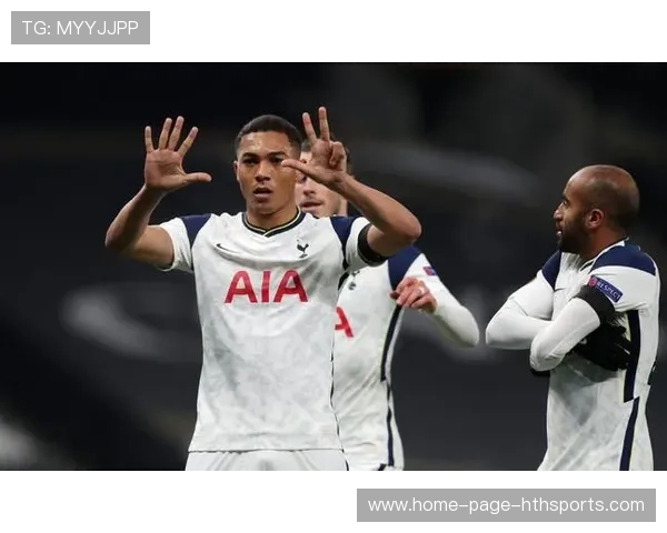 维尼修斯后插上完成低射:速度与智慧的完美结合 维尼修斯后插上完成低射:速度与智慧的完美结合