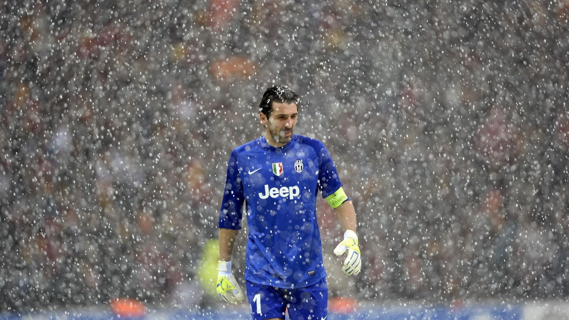 山地徒步定向越野赛 比拼路线规划与体能